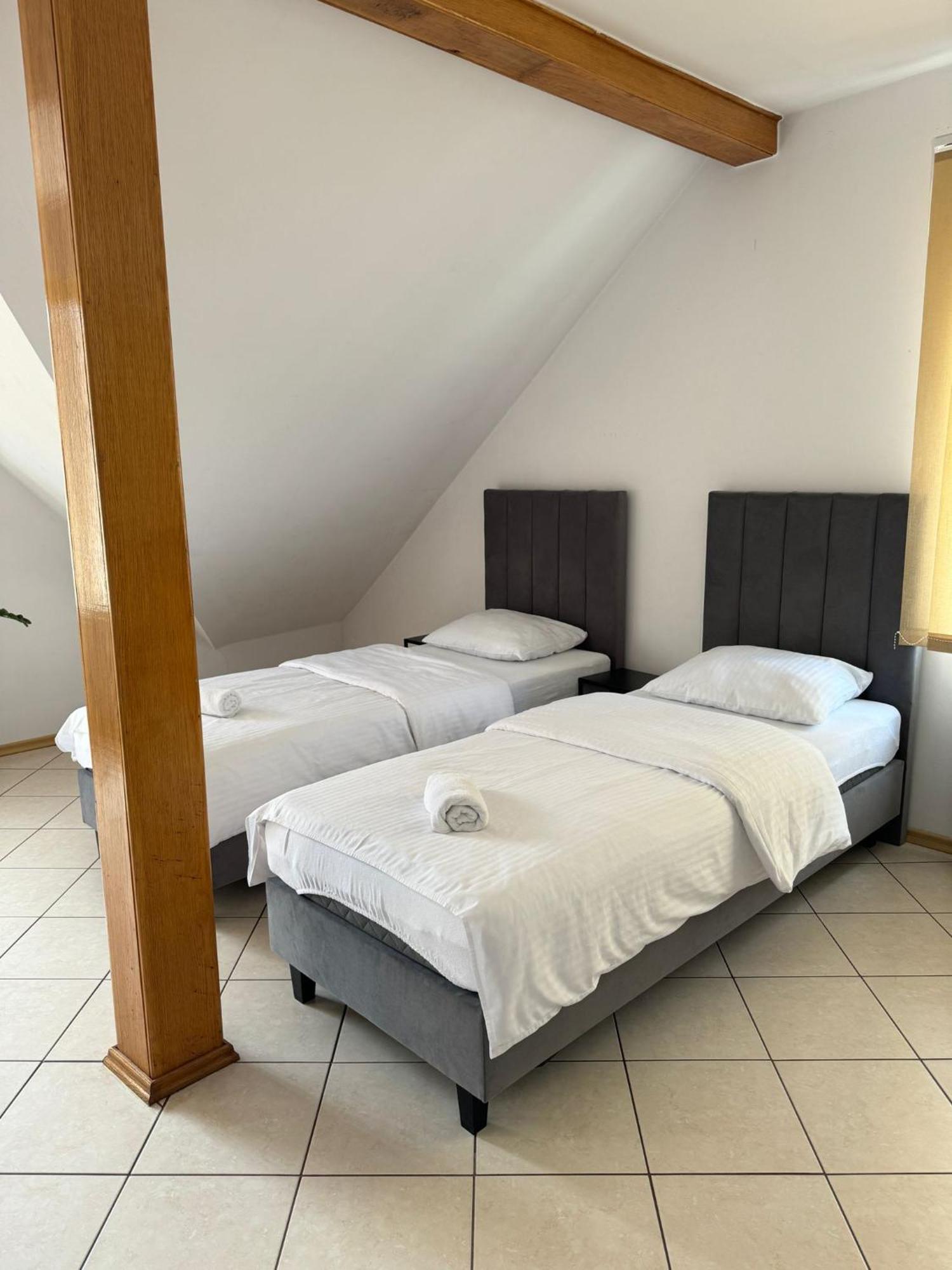 Hotelik Maria Шчитно Екстериор снимка